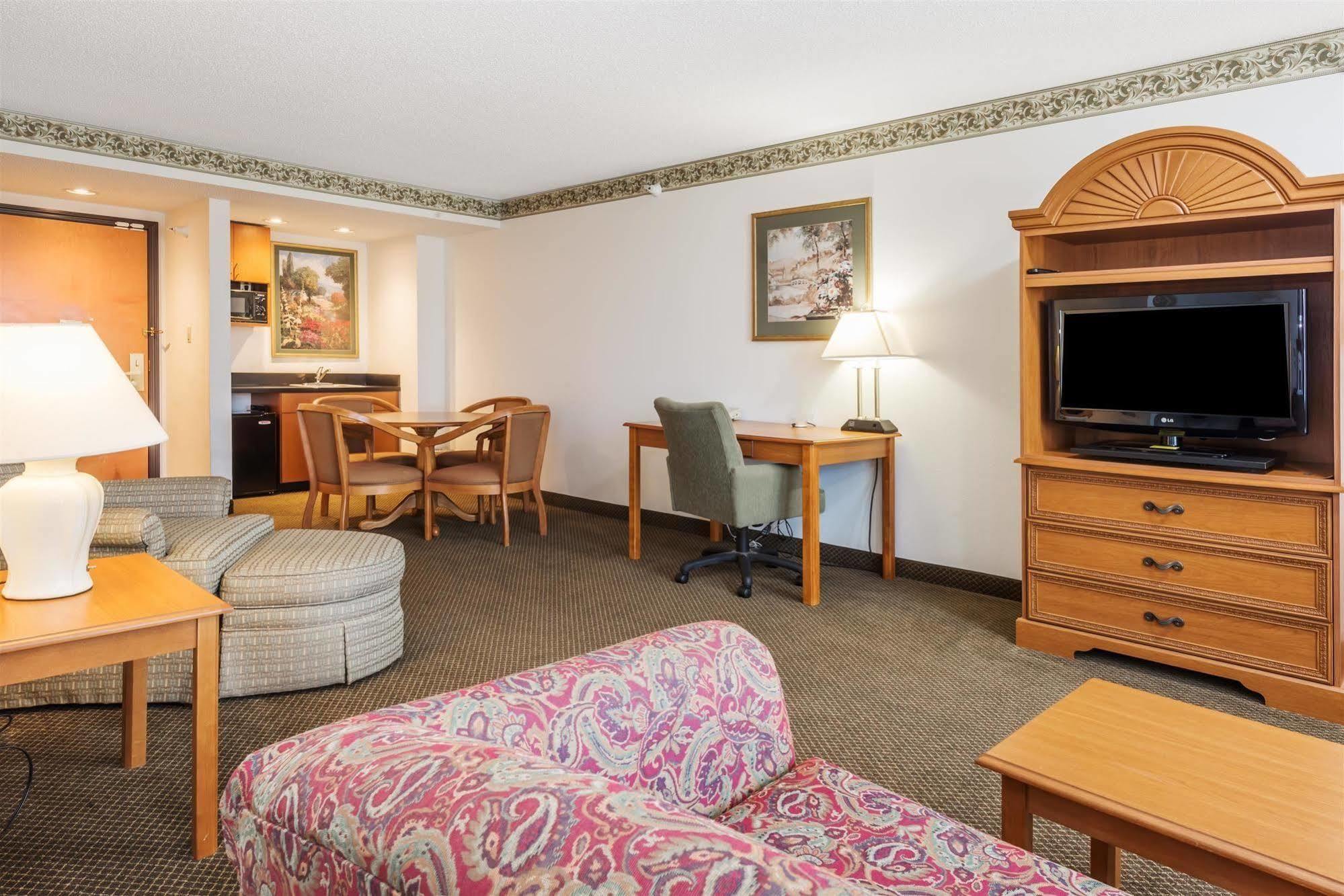 Wingate By Wyndham Indianapolis Airport Plainfield Hotel Exterior foto